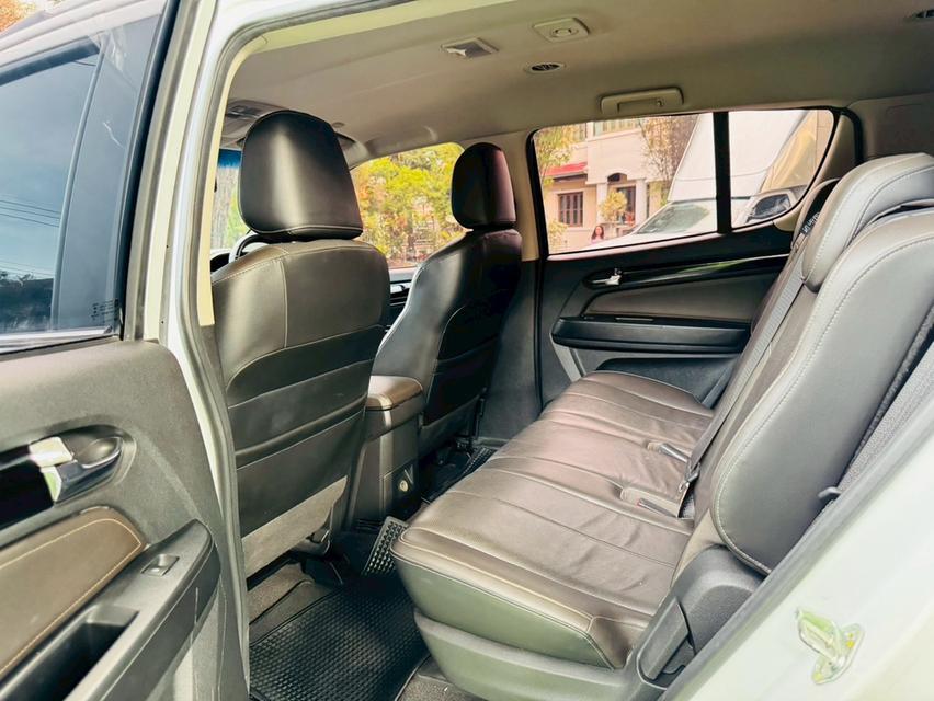 CHEVROLET TRAILBLAZER  รุ่น LTZ เครื่อง2.5cc. AUTO ปี 2019 ~ป้ายแดงขายเกือบ1.5ล้านบาท ~ประหยัดเงินไปถึง60%คะ ~จุดเด่นของคันนี้ ~ใช้น้อยไมล์แท้100%คะ  8
