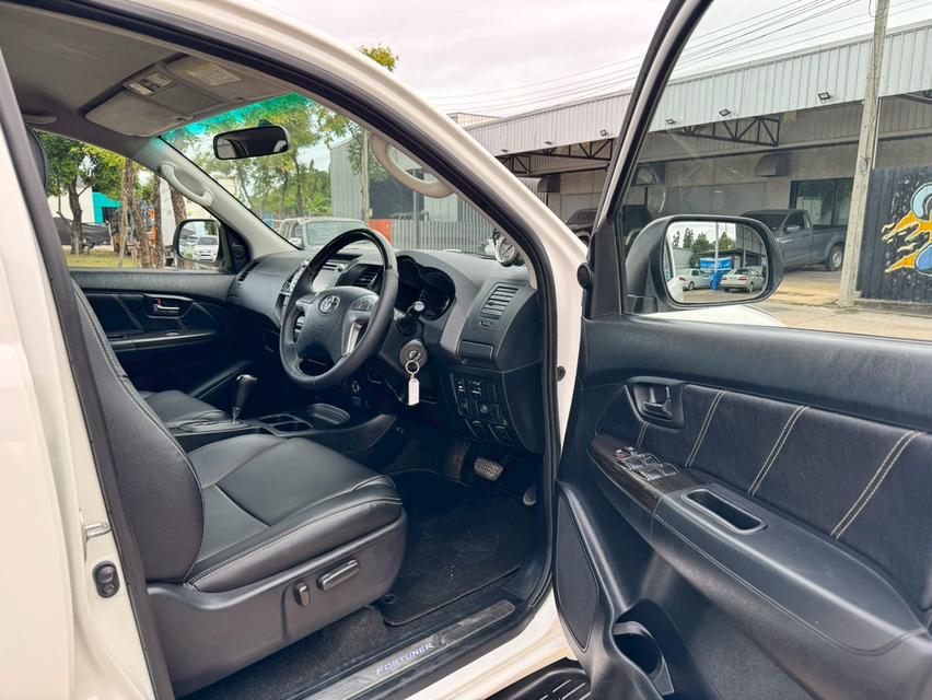 Toyota Fortuner 2.5V ปี15 13
