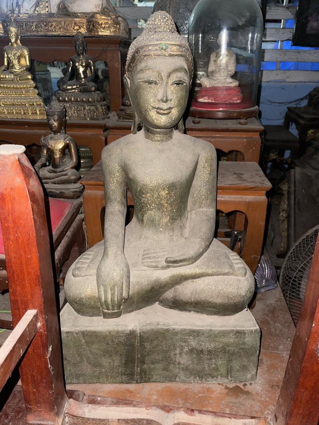 พระไม้โบราณ พระพุทธรูปแกะสลัก องค์ใหญ่ ไม้ท่อนเดียว ปางมารวิชัย หน้าตัก15นิ้ว