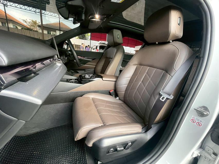 BMW i5 edrive 40 Msport ปี23 14