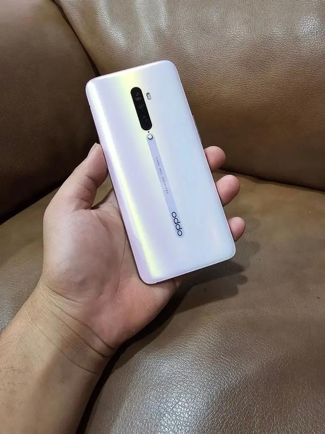 โทรศัพท์สวยๆราคาดี OPPO Reno 2