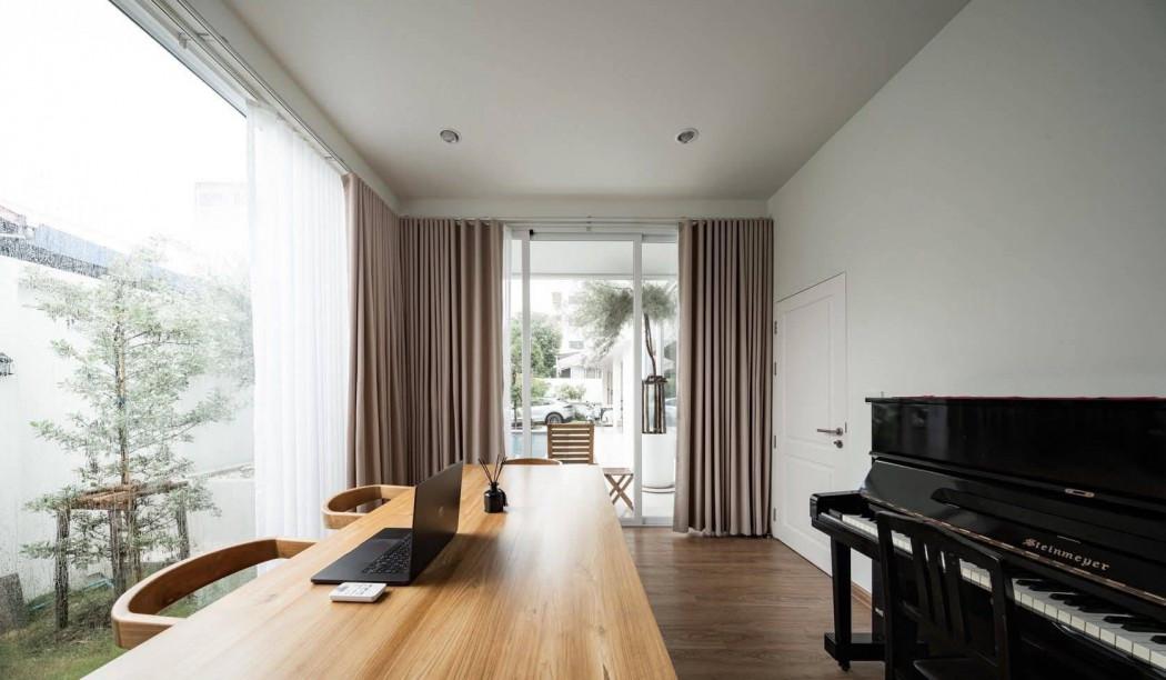 ให้เช่า บ้านใหม่สไตล์มินิมอล ลาดพร้าว 64 แยก 12 ใกล้ MRT โชคชัย 4 เหมาะกับครอบครัวใหญ่ 100 ตร.ว  3 นอน +ห้องเก็บของในโรง 3