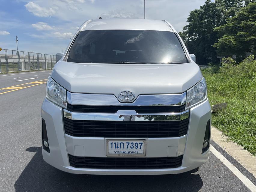2020 Toyota commuter 2.8at