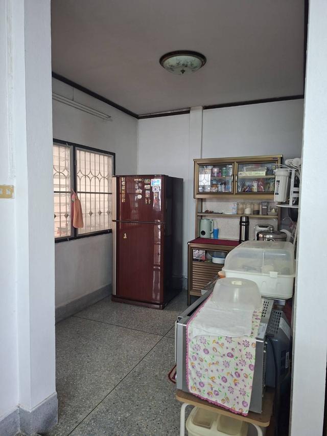 บ้านแฝด 3 ห้องนอน 2 ห้องน้ำ 6