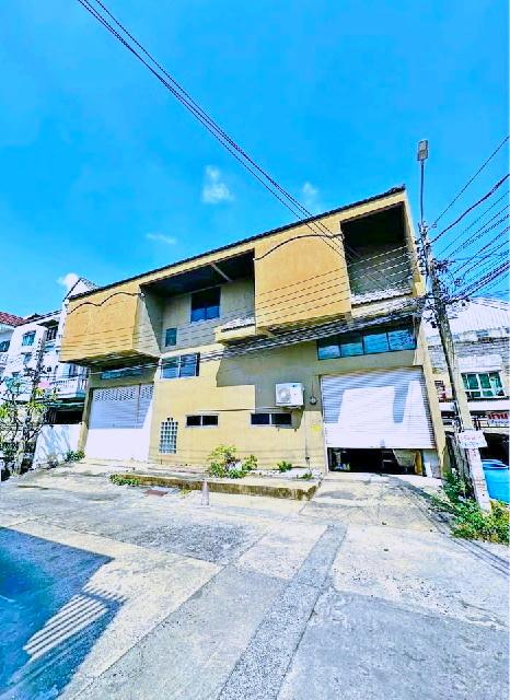 ซ.ลาดพร้าววังหิน 4-12 MRT โชคชัย4 1.2 กม.ให้เช่าอาคารพาณิชย์ 2 ชั้น 2คูหาตีทะลุกัน 55ตร.วา.455 ตร.ม. 4นอน 2น้ำ ม.ราชภัฏจ 1