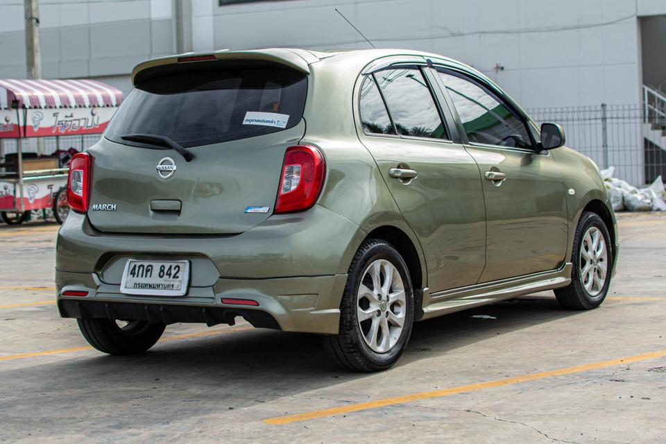 รูป ปี 2013/2015  Nissan March 1.2E Limited รุ่นพิเศษภายในสีเทา A/T สีเขียว  3