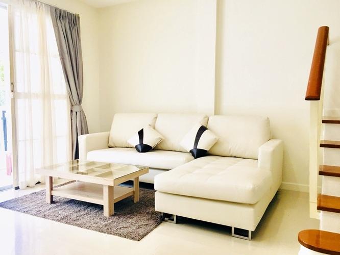 U1390 ให้เช่าบ้านทาวน์โฮม 3 ชั้น หมู่บ้านกลางเมือง ศรีนครินทร์ เออร์บาเนียน ศรีนครินทร์46/1 บ้านเฟอร์ครบ ทำเลดีเดินทางสะดวกเข้าออกได้หลายทาง ใกล้รถไฟา 4