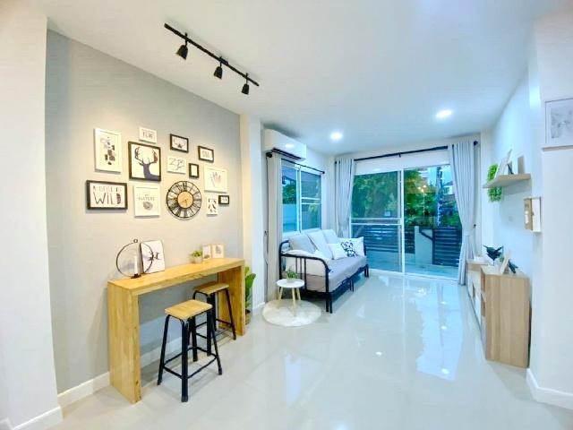รัชดาภิเษก MRTลาดพร้าว 2.2 กม. ให้เช่าทาวน์โฮม 2 ชั้น BTSรัชโยธิน 890ม. 3นอน 2น้ำ เฟอร์ เครื่องใช้ไฟฟ้าพร้อม เซ็นทรัล ลา