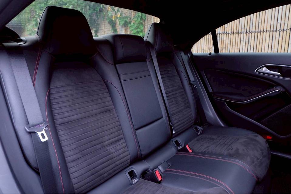 Mercedes-Benz CLA250 AMG Dynamic Facelift (W117) ปี 2019 16