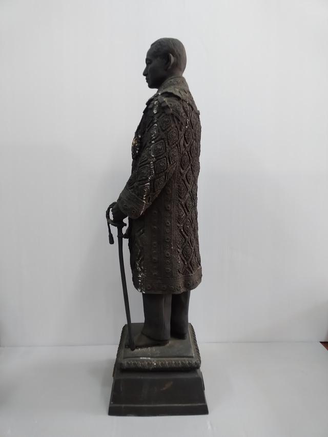 ในหลวงรัชกาลที่๙ฉลองกาญจนาภิเษกปี39สูง21นิ้ว