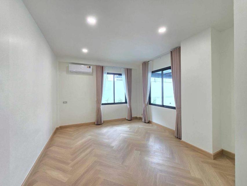 บ้านเดี่ยวหลังใหญ่ นวมินทร์ 127 7