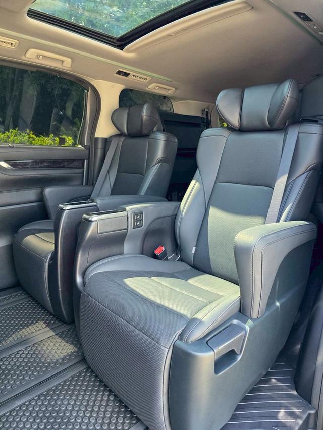 Toyota ALPHARD 2.5SC PACKAGE สีดำ ปี 2022 ไมล์ 40,000 กม.  10