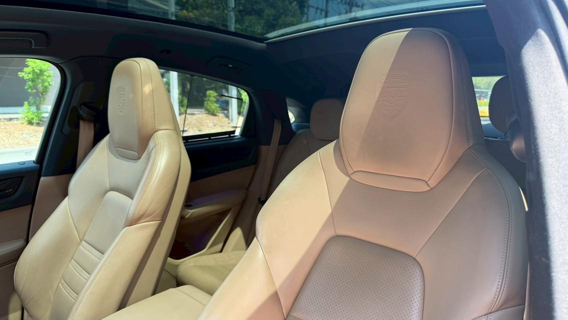 รหัสรถ KPV53 2023 Porsche Cayenne S E-Hybrid Coupe รูปที่ 12