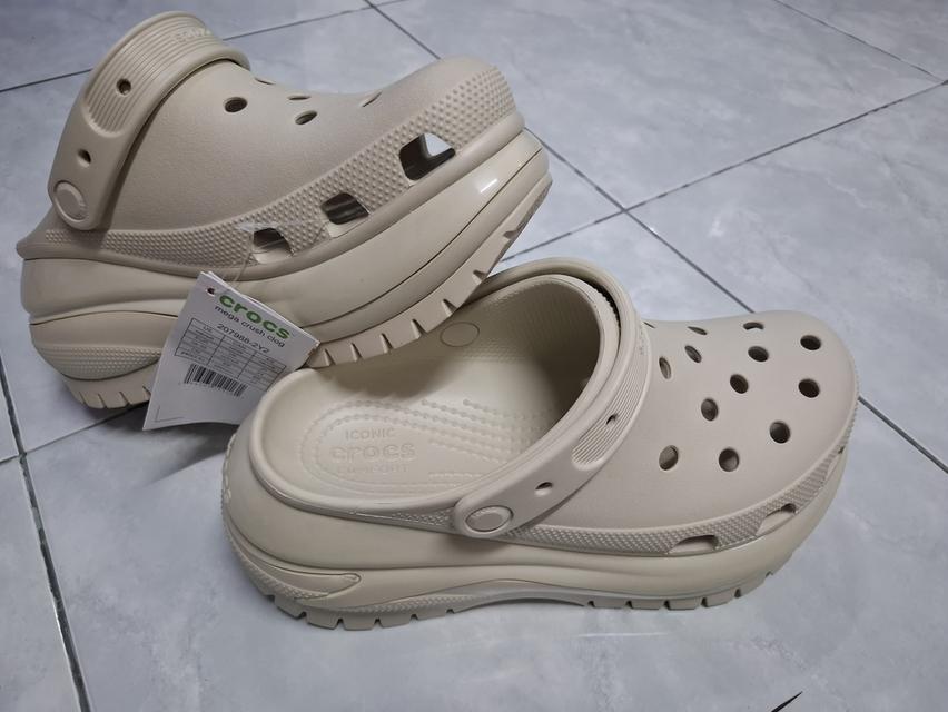 รองเท้า crocs ไซส์ M6 W8