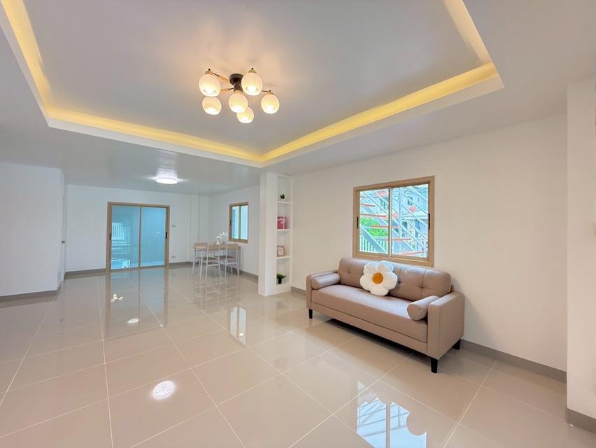 หมู่บ้านบัวทอง4 11