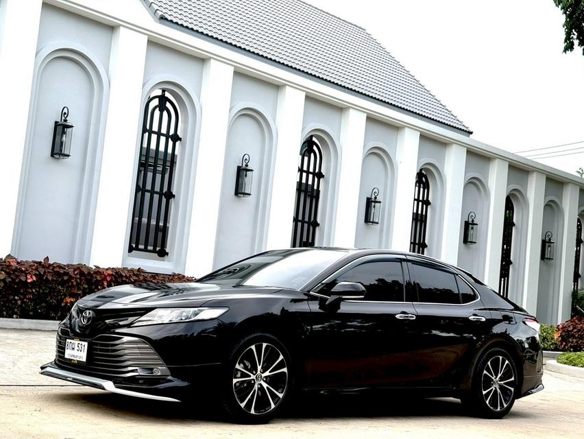 Toyota Camry ปี 2019