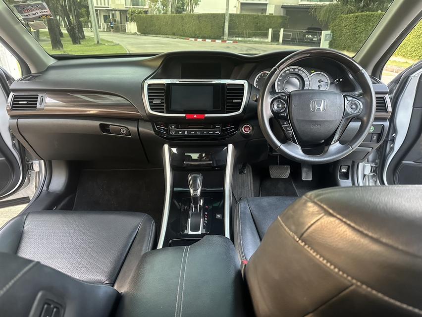 Honda Accord Gray Pearl 2.0 AT ปี 2016  5