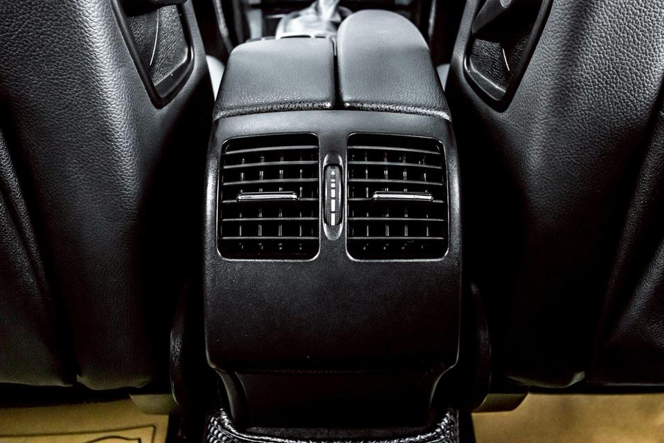 MERCEDES-BENZ C-CLASS C200 KOMPRESSOR (W204) 2010 11