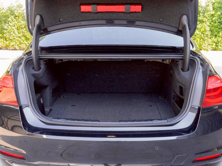 BMW 330e 2.0Plug in hybrid ปี18 18