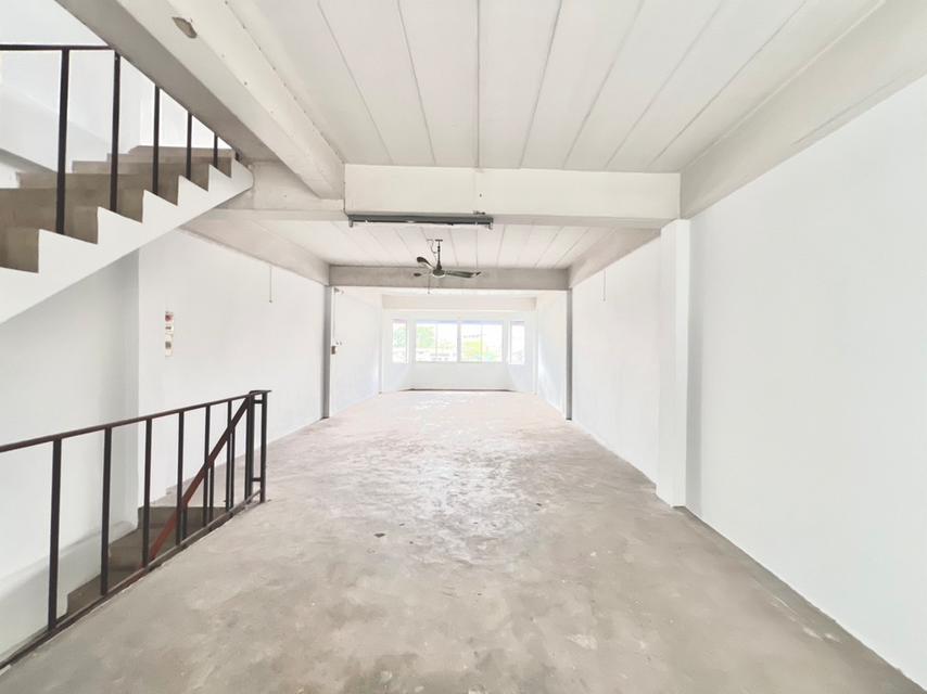 ขายอาคารพาณิชย์ 4.5 ชั้น ซอยสุขสวัสดิ์ 6 (ต้นซอย) เขตจอมทอง กรุงเทพ ใกล้วัดนาคนิมิตร ใกล้ทางด่วน 4