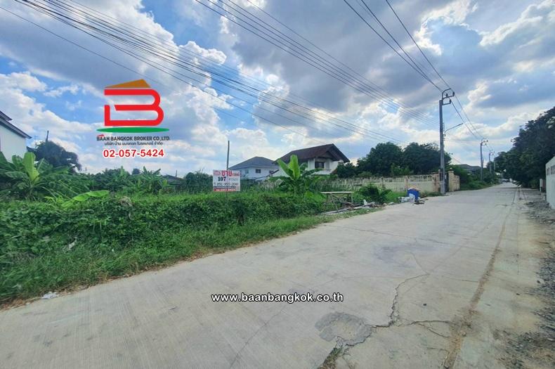 ที่ดินเปล่า เนื้อที่ 107 ตร.ว.ซอยรามอินทรา 65 แยก 2-6 ใกล้เพลินนารี่มอลล์ ถนนรามอินทรา แขวงท่าแร้ง เขตบางเขน 6