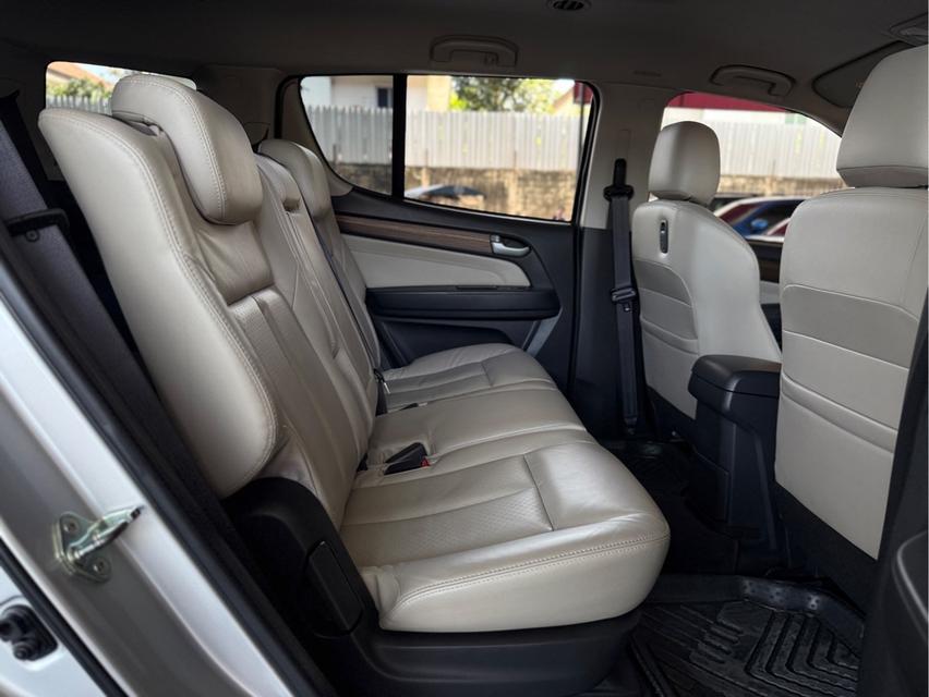 รหัสรถ WRT7726 2013 ISUZU MU-X, 3.0 (DVD Navi) โฉม ปี13-20 สีเทา จดทะเบียนปี2014 13