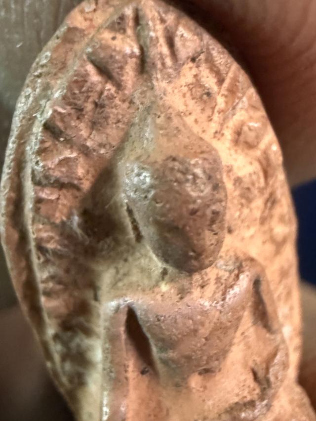 พระรอดลำพูนพิมพ์ใหญ่ 4