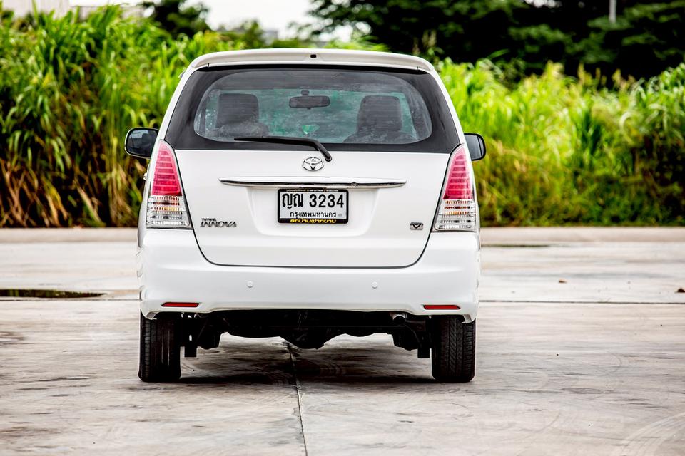 Toyota INNOVA 2.0V AT ปี 2011 สีขาว รุ่นท๊อปสุด 7
