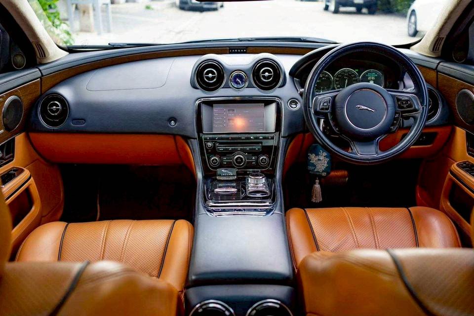รหัสรถ PR669 Jaguar XJL 2012 Portforio Excutive Package 20