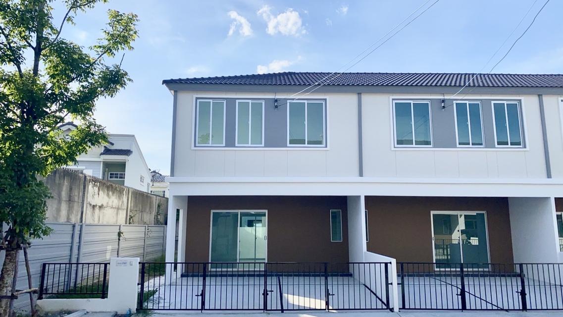 ทาวน์โฮมใหม่พร้อมอยู่ 1