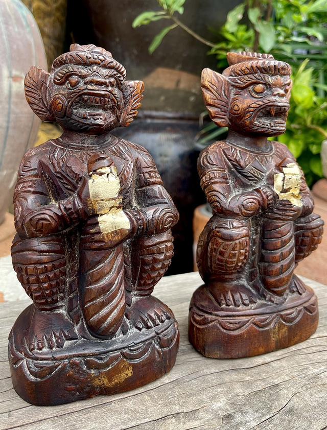 หนุมานแกะสลัก ไม้สัก ขนาดสูง9นิ้ว หนุมานจับหลัก หลวงพ่อดิ่ง วัดบางวัว