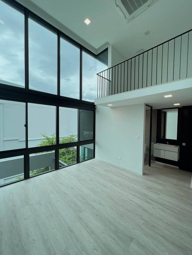 U1476 ให้เช่าบ้านเดี่ยว 3 ชั้น บ้านหรู มีลิฟท์ในตัว โครงการ VIVE กรุงเทพกรีฑา VIVE Krungthep Kreetha ติดโรงเรียนนานาชาติและสนามกอล์ฟ 18