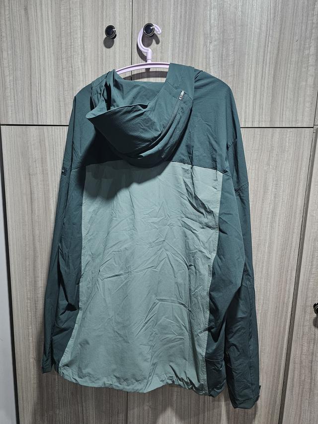 เสื้อกันลม 2