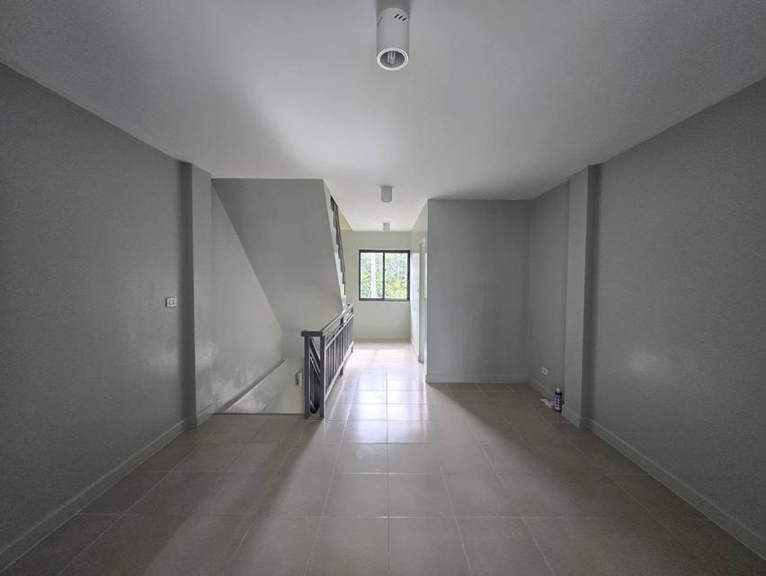 🏢✨ ให้เช่าด่วน! โฮมออฟฟิศ 3.5 ชั้น B Avenue วัชรพล 24,000 บาท (180 ตร.ม.) ฟรีค่าส่วนกลาง! ติดตลาดออเงิน, สำนักงานเขตสายไหม 🛣️ 5