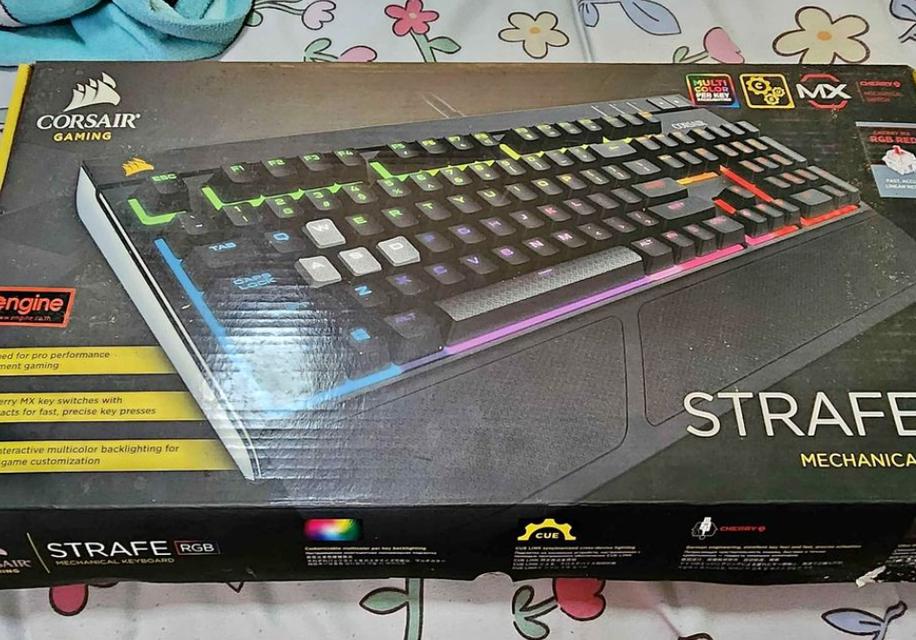 คีย์บอร์ด Corsair Strafe RGB