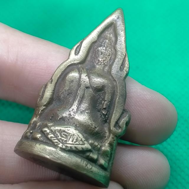 0145 รูปหล่อพระพุทธชินราช วัดพระศรีรัตนมหาธาตุ พิมพ์มีกริ่ง 4