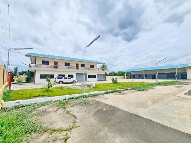 ถนน คู่ขนาน บางบัวทอง-สุพรรณบุรี โกดังให้เช่า 2ไร่ 1,125ตร.ม. โรบินสัน โลตัสสุพรรณบุรี 3.26 กม. ตลาดนัดไผ่ขวาง 1กม. พร้อ 1