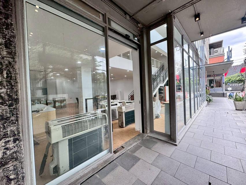 ให้เช่าพื้นที่ ชั้น 1 และชั้นลอย ทำเลเอกมัย ใกล้ BTS เอกมัย (N.1222) 12