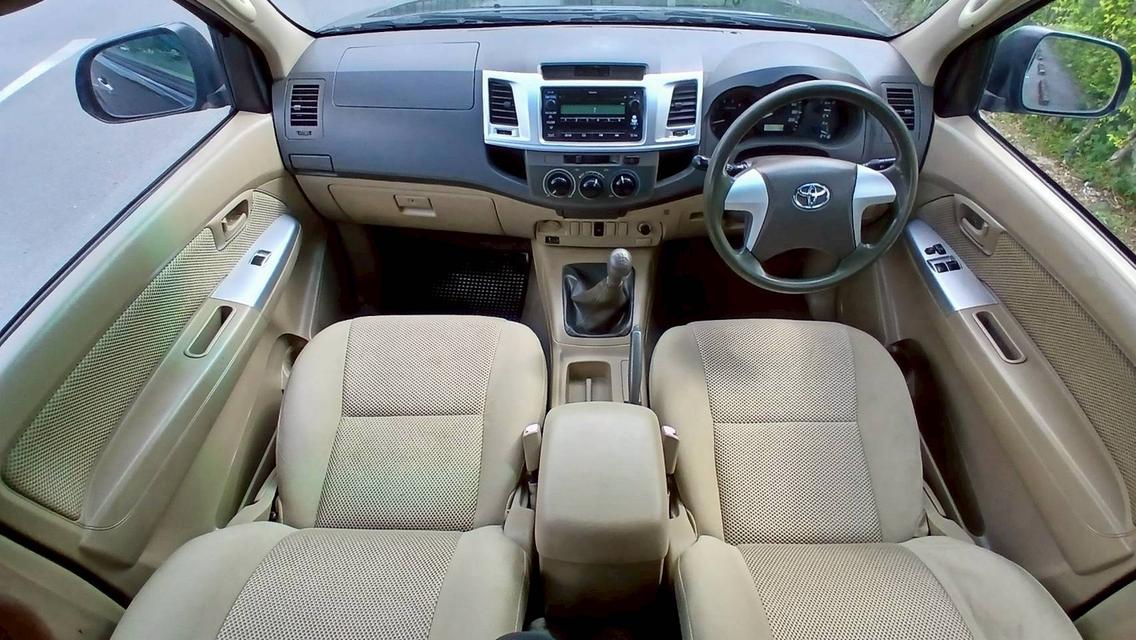 Toyota Vigo Prerunner Smart Cab 2.5 E VN Turbo เกียร์ธรรมดา สีดำ ปี 2013 14