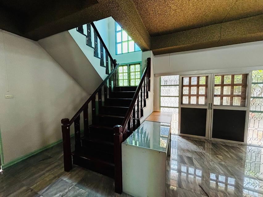 บ้านเช่าลาดพร้าว ให้เช่าบ้านใกล้รถไฟฟ้าโชคชัย4 เข้าออกได้2ทาง ฝั่งถนนลาดพร้าววังหิน,ถนนโชคชัย4 บ้านเดี่ยวหลังมุม 4นอน 2น้ำ แอร์3ตัว ตู้เย็น 2เครื่อง 11