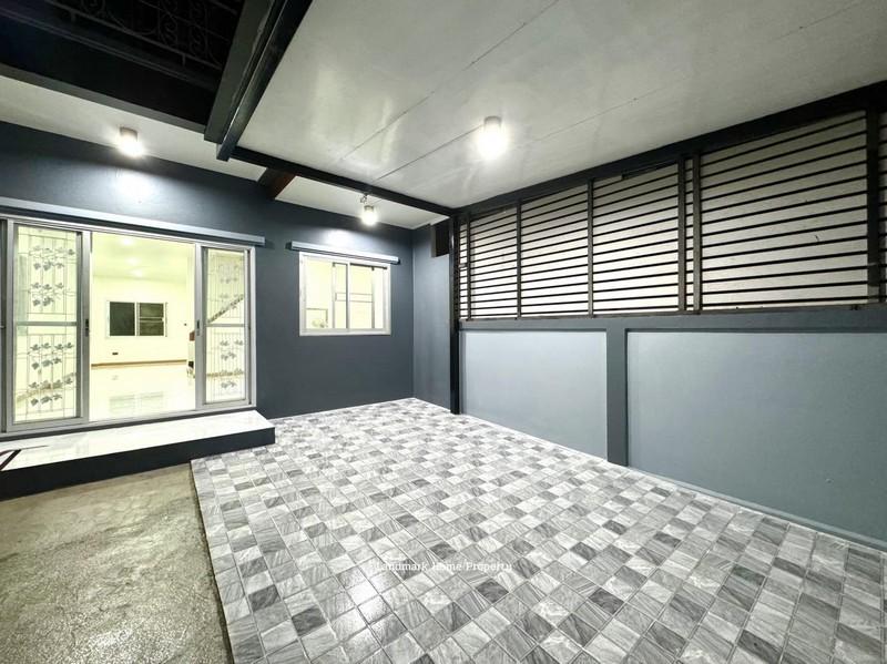 LM24-0221 ขายทาวน์เฮ้าส์ 2 ชั้น หลังมุม รีโนเวทใหม่ มบ.ณนนท์ ซอยวัดลาดปลาดุก เนื้อที่ 29.7 ตรว 3นอน 2น้ำ 2