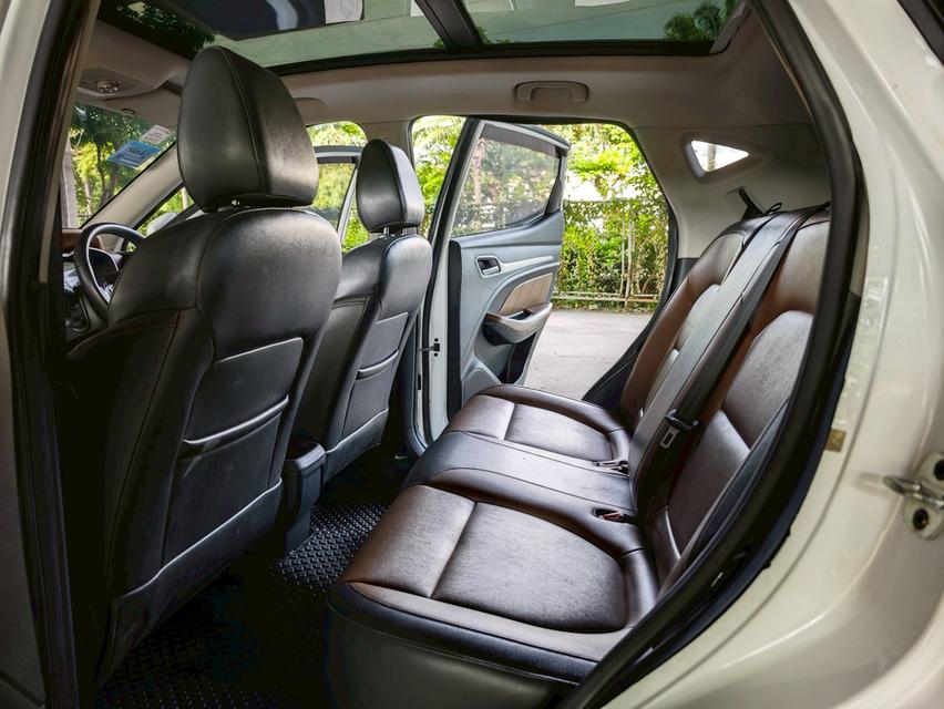 ขายรถ MG ZS 1.5X sunroof ปี 2019 สีขาว เกียร์ออโต้ 12