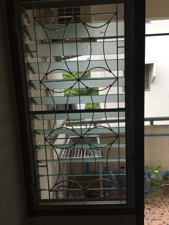 ขายห้องชุดบ้านเอื้ออาทรกู้กู ห้องริมมีหน้าต่างด้านข้างและหลัง พร้อมแอร์และเฟอร์นิเจอร์ สนใจติดต่อ 0818949179 idline ting9729 6