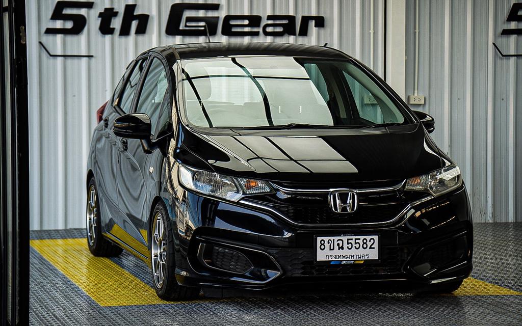 HONDA JAZZ GK 1.5 VTEC MNC 2017 M/T 💸 ราคาเพียง 319,000 บาท(เงินสดได้) 📌 ผ่อนเริ่มต้น 5xxx บาท ✅ ออกรถ จัด+โอน+จบ เพียง 10,000 บาท📍 รูปที่ 6