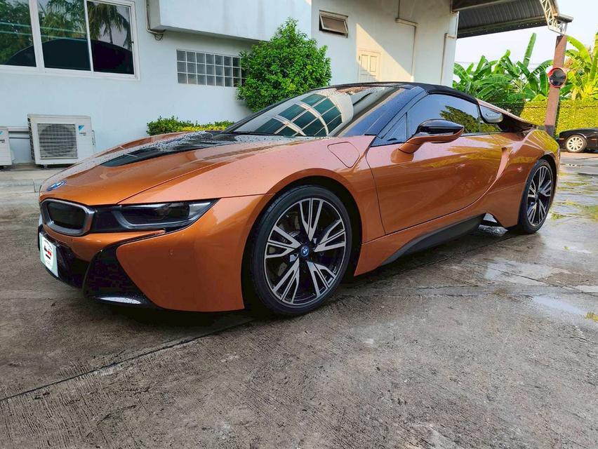 BMW i8 Roadster 2020 สีส้ม