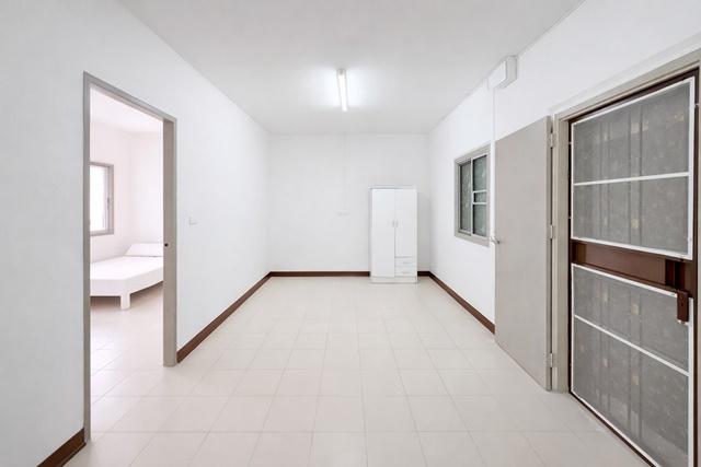 แม็คโคร วัดศรีวารีน้อย 32 ตรม. ปูกระเบื้องใหม่ ทาสีใหม่ รีโนเวทใหม่ ร้านเซเว่นอีเลฟเว่น 80 ม. คอนโดบ้านเอื้ออาทร สุวรรณภ 2