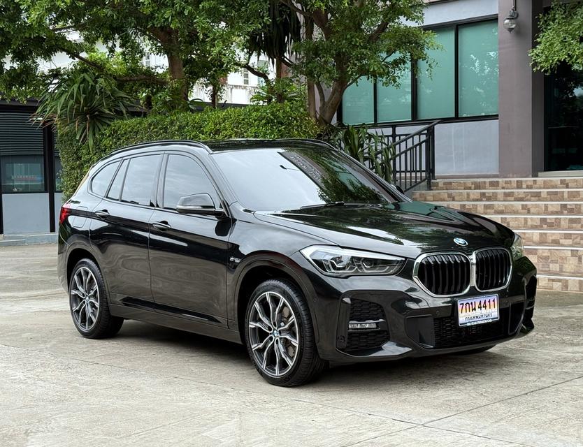 2021 BMW X1 20D MSPORT LCI รถมือเดียวออกป้ายแดง รถวิ่งน้อย เข้าศูนย์ทุกระยะ รถยังมีวารันตีศูนย์เหลืออีกนานครับ
