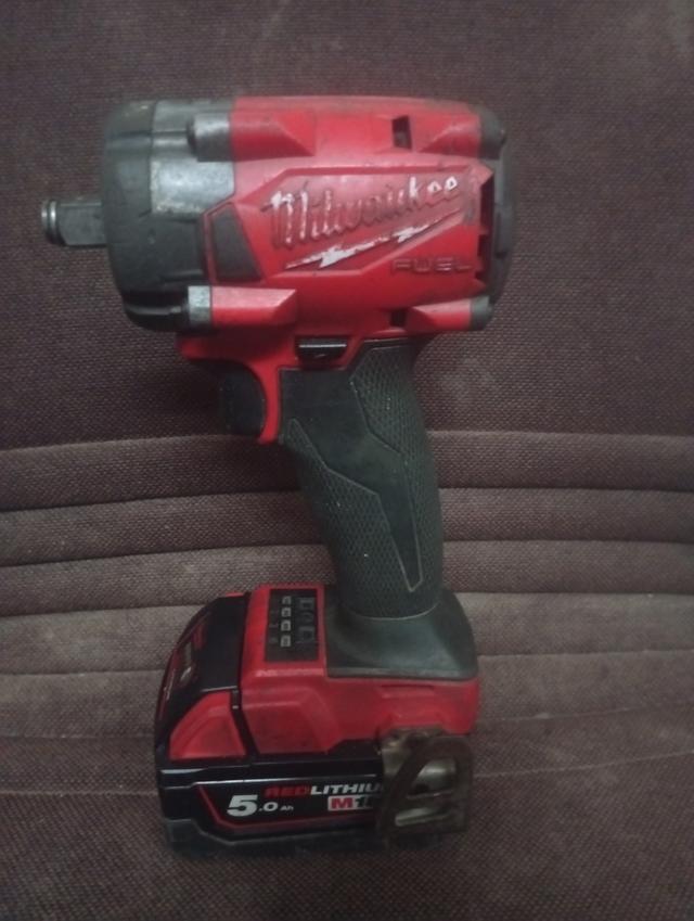 บล็อกกระแทกไร้สาย Milwaukee M18 FUEL