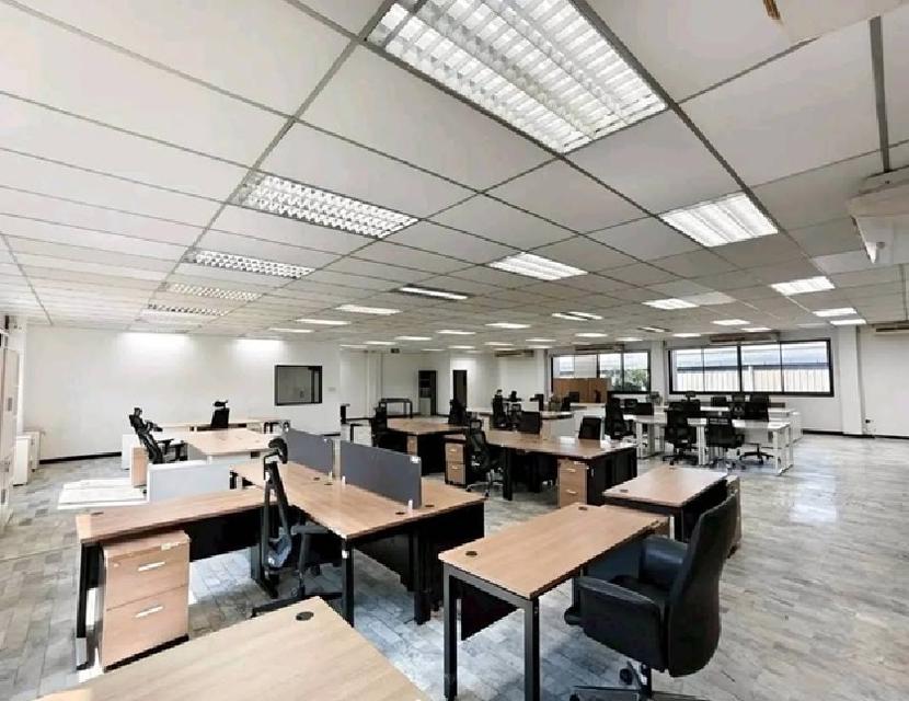 ให้เช่าอาคารสำนักงาน 2 ชั้น ทำเลวิภาวดีรังสิต (ติดถนนใหญ่) / พื้นที่ใช้สอยรวม 740 ตารางเมตร (2 ชั้น) 4