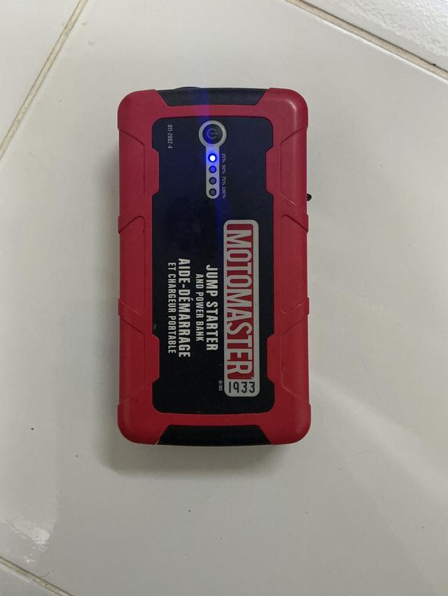 พาวเวอร์แบงค์สีแดงสุดเท่